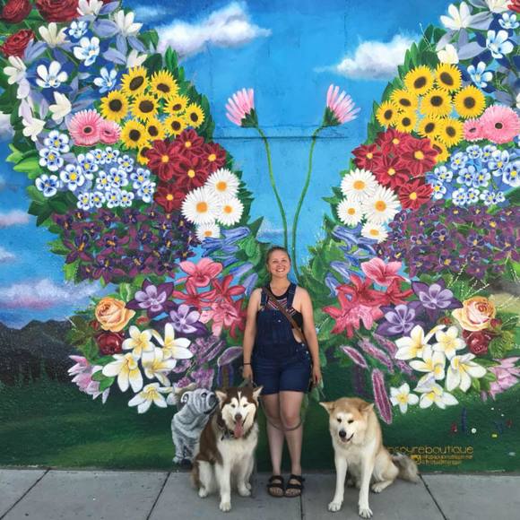 Meet your Posher, Ariana - Picture 1 of 1